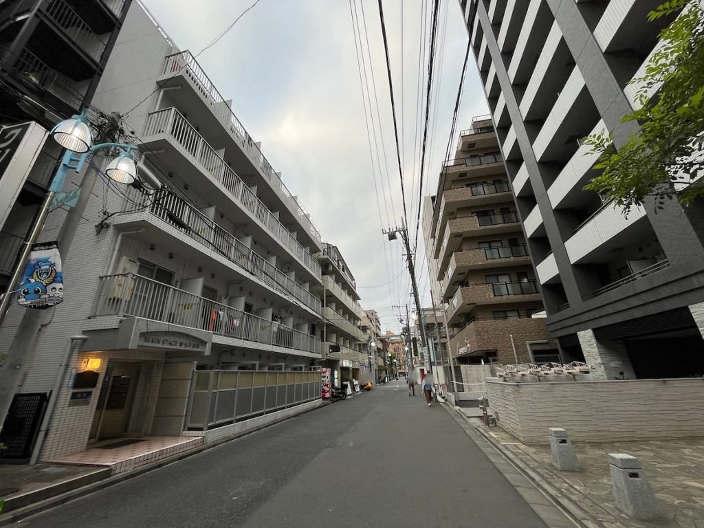 西口の街並み