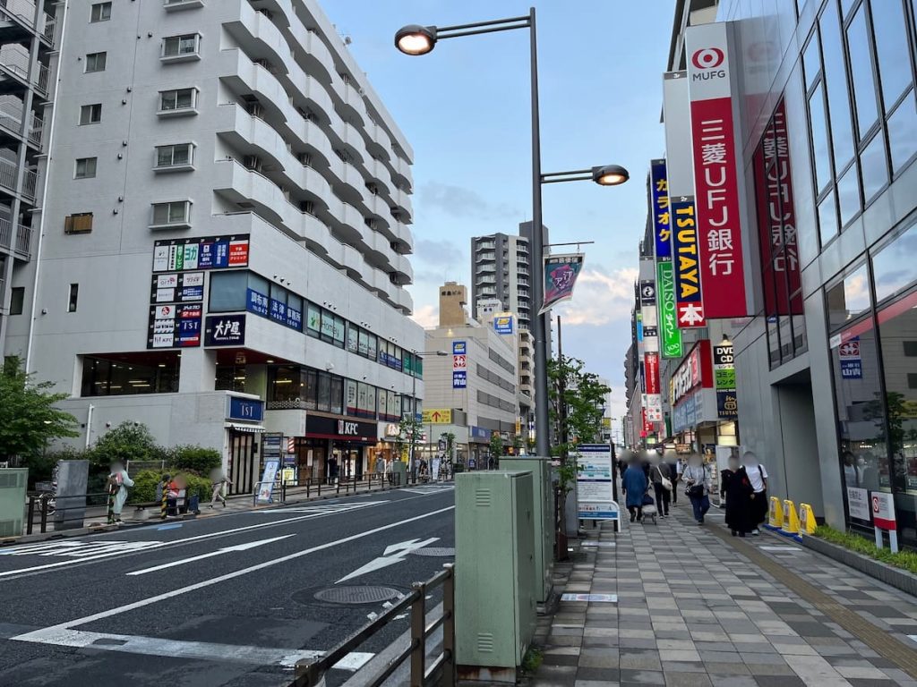 大通りのようす