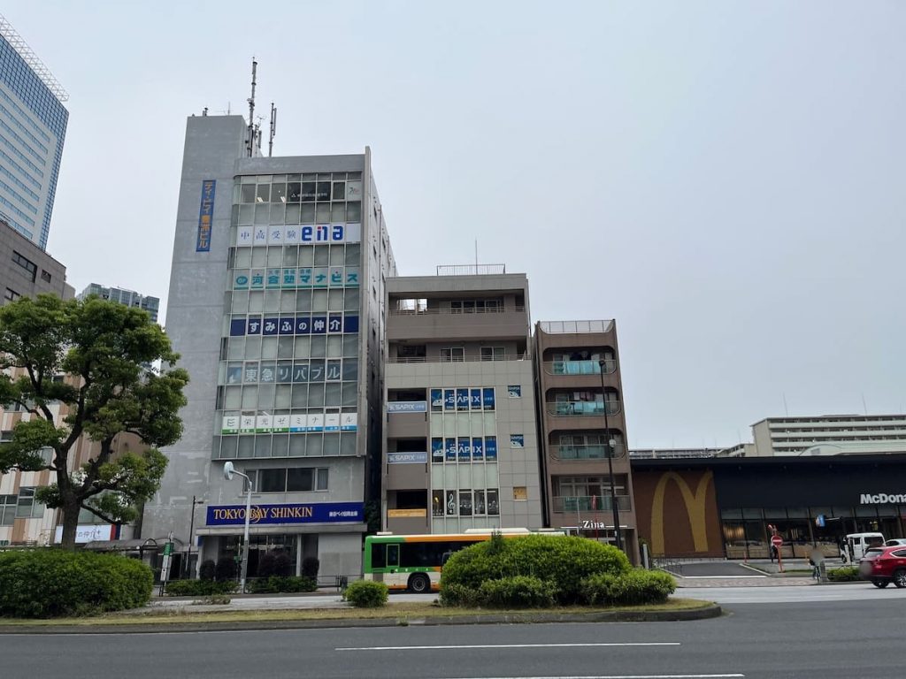 晴海通り沿いのようす