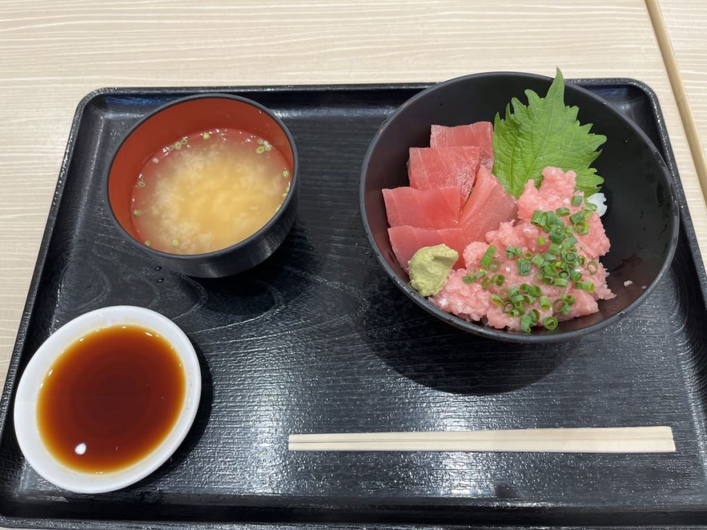 すき身鉄火丼