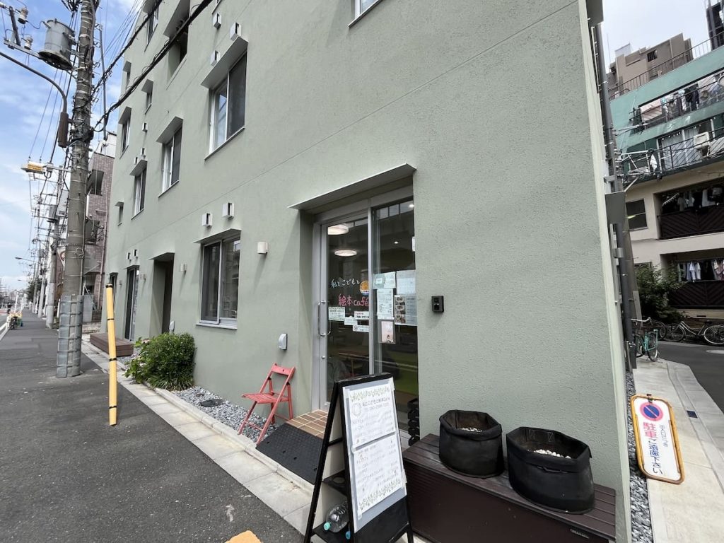 私とこどもと絵本cafe