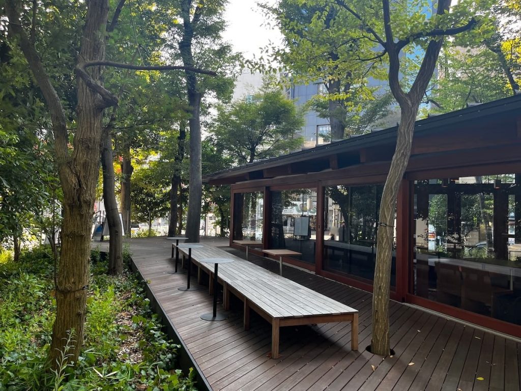 緑豊かなフードスペース