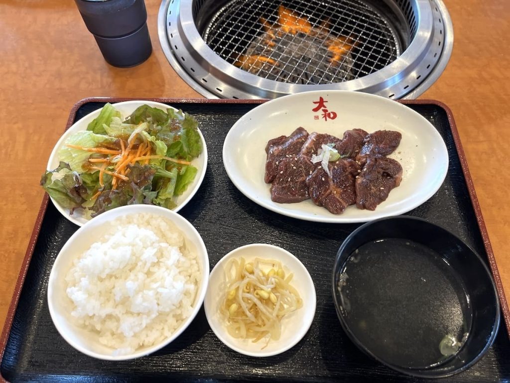 やみつきハラミ定食