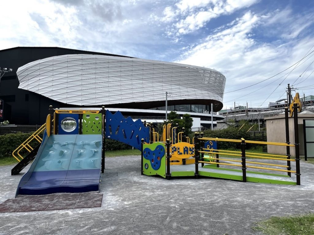 浜町中央公園 カラフルな遊具