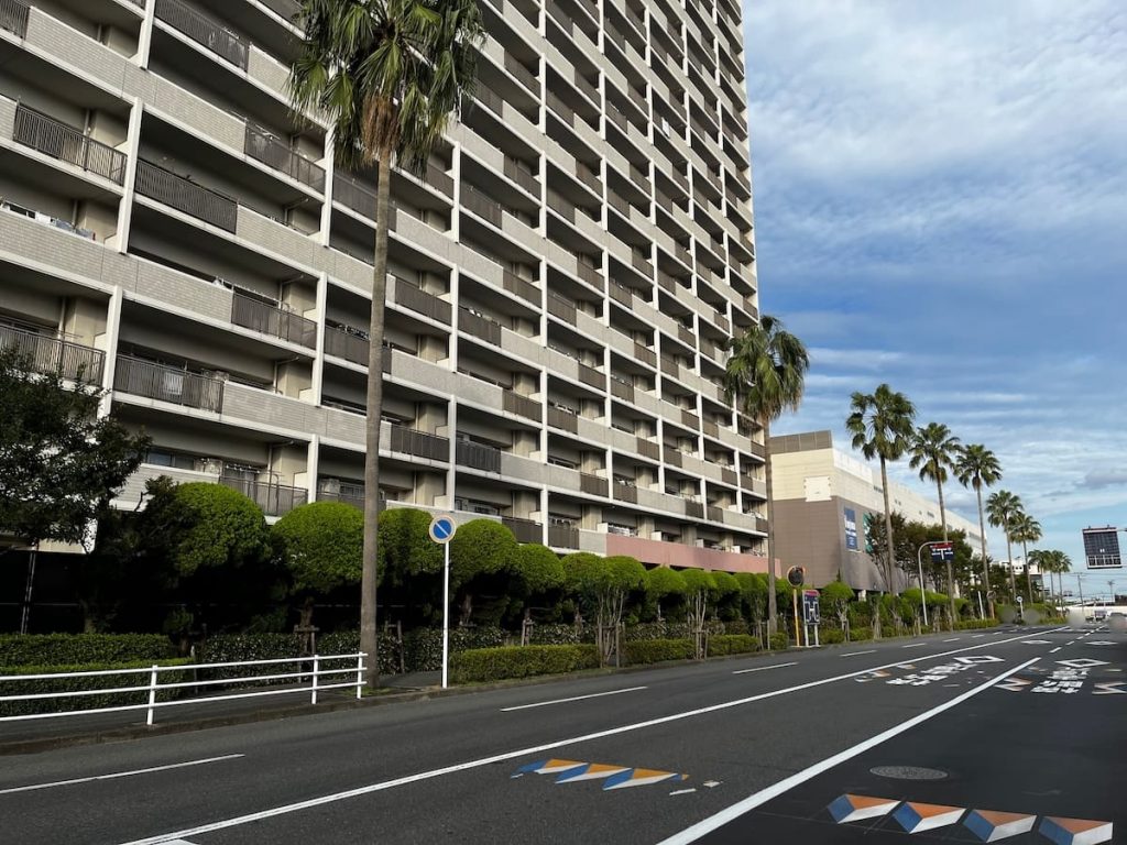 「ららぽーとTOKYO-BAY」「ビビット南船橋」間の道路