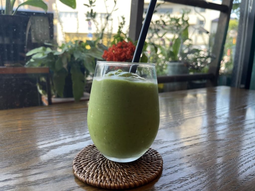 アボカド・小松菜のグリーンスムージー