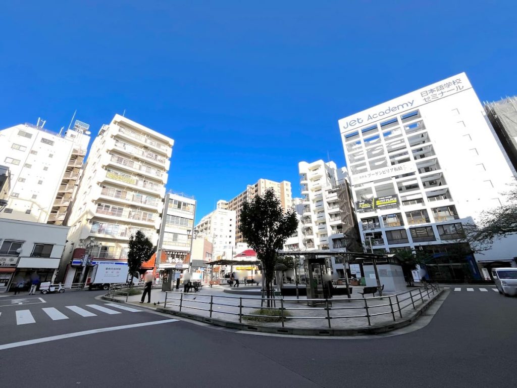 ロータリー(東口)