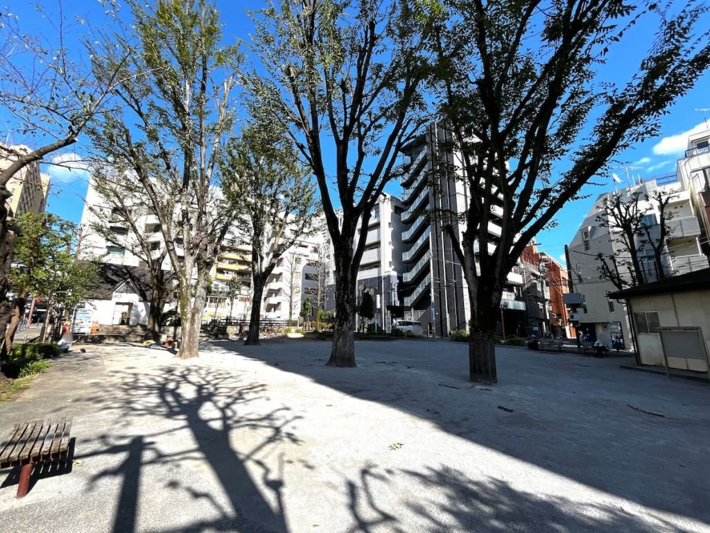 板橋区立板橋駅前公園