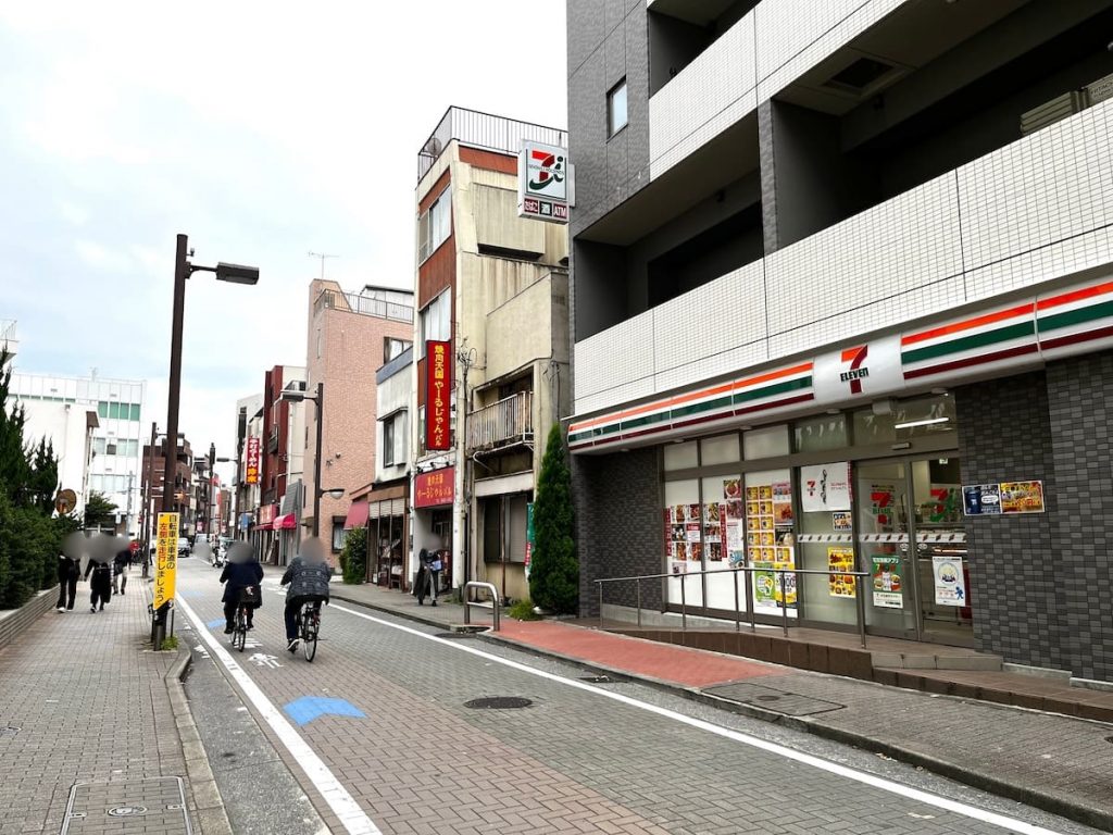 平井駅通りのようす