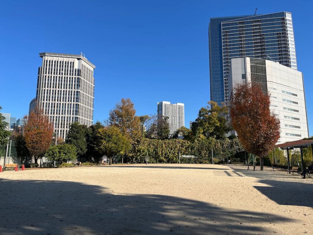三田台公園広場