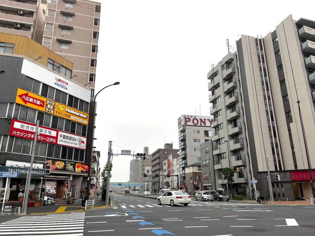 平井大橋西詰交差点