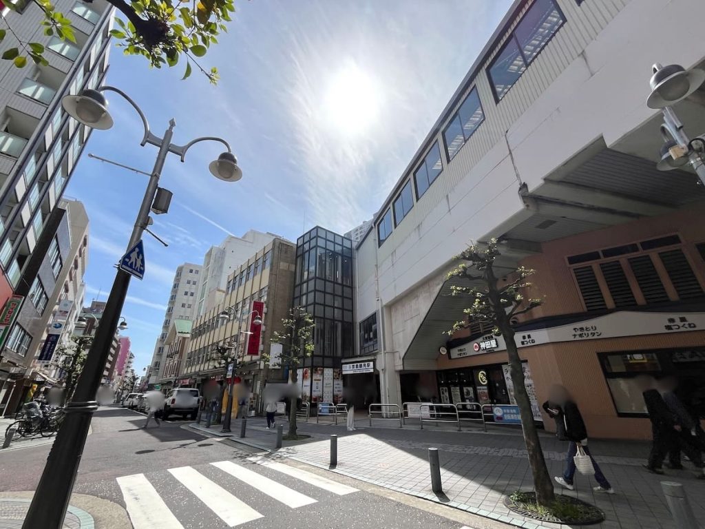 京急鶴見駅の東口付近