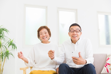 体験談 売却資金で住宅ローンを返済 老後の不安がない生活にとても満足しています マンション買い替えコラム 売却コラム マンション売却 購入 住みかえ 賃貸ならオークラヤ住宅